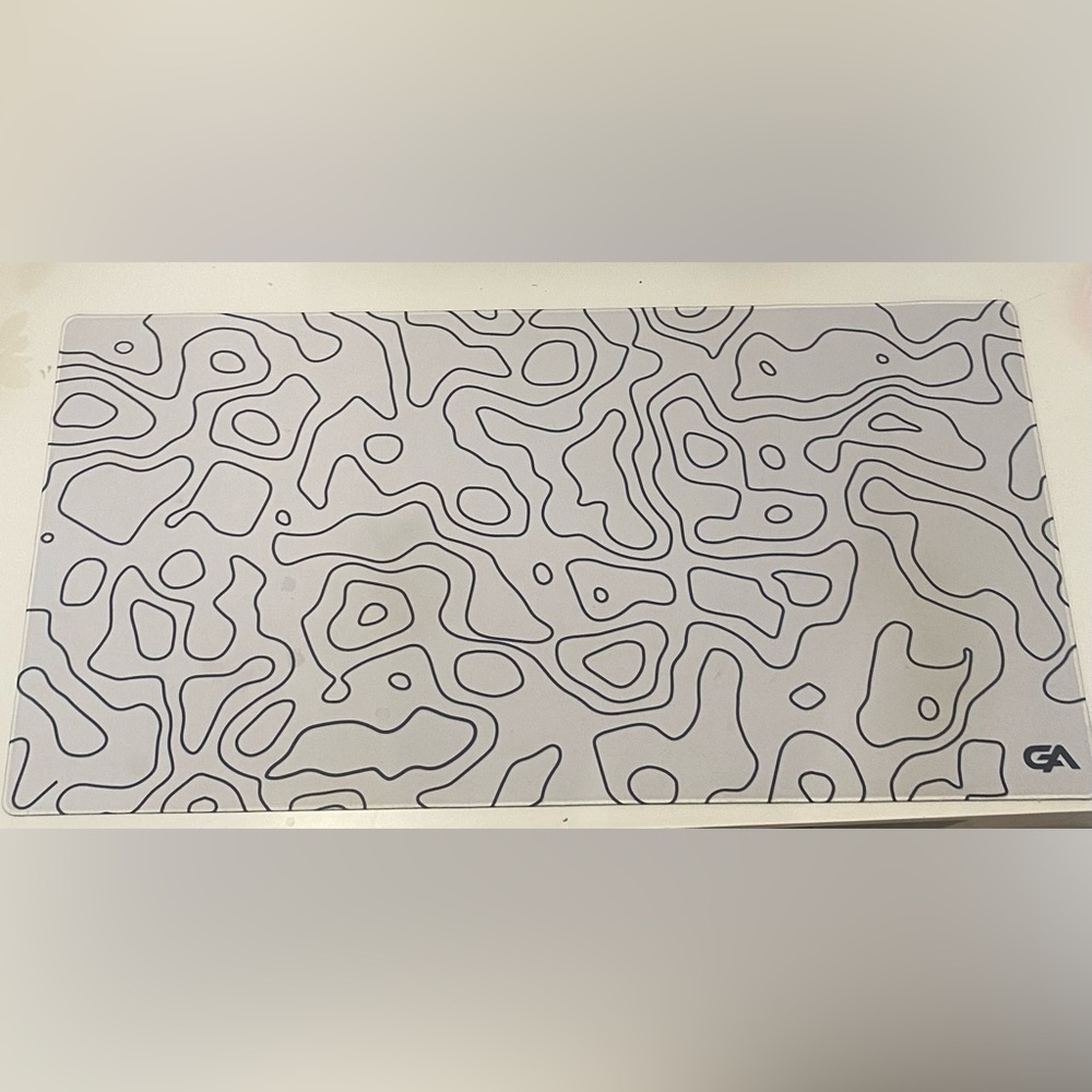 Gutzy Aiden White 36x18 inch topo mousepad - All same packaging as when bought